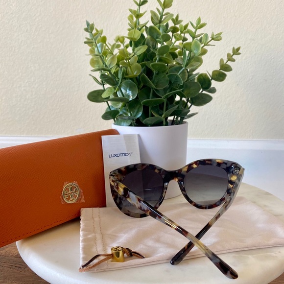 Tory Burch Sunglasses - Picture 2 of 13
